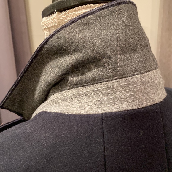 Woman navy Banana Republic Coat - Picture 3 of 7